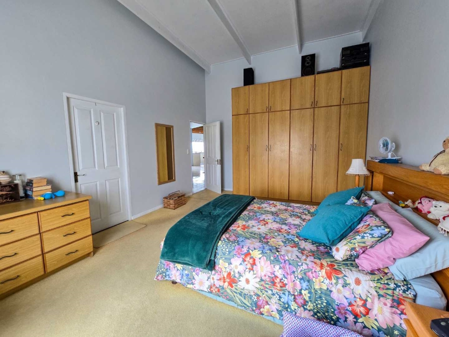 4 Bedroom Property for Sale in Stilbaai Wes Western Cape